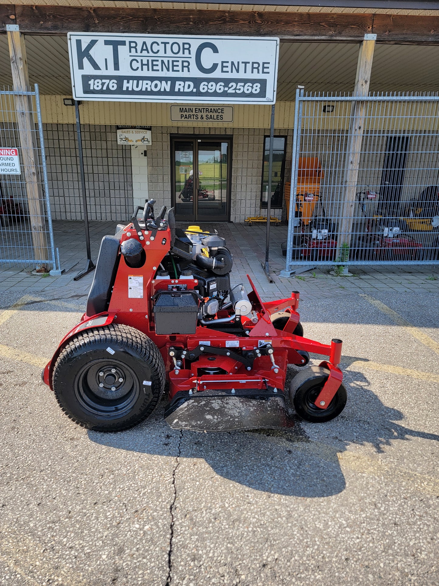 Ferris SRS™ Z1 Soft Ride Stand-On Mower - Model#5901942