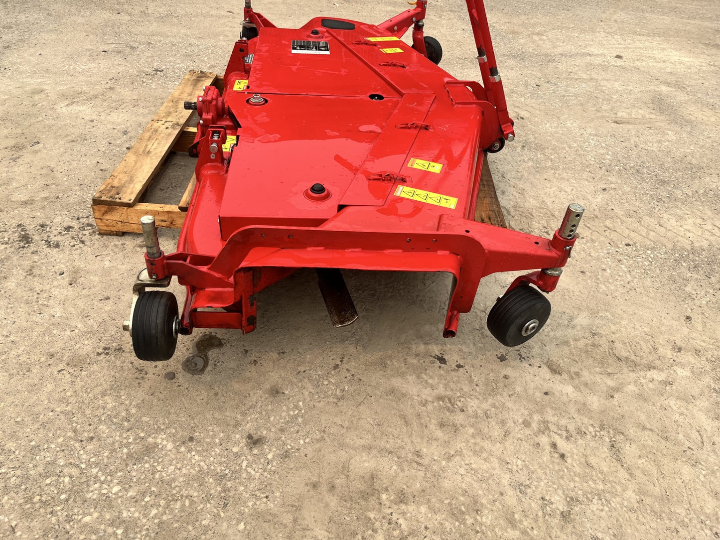 2021 Massey Ferguson 1705  72” under mount mower deck