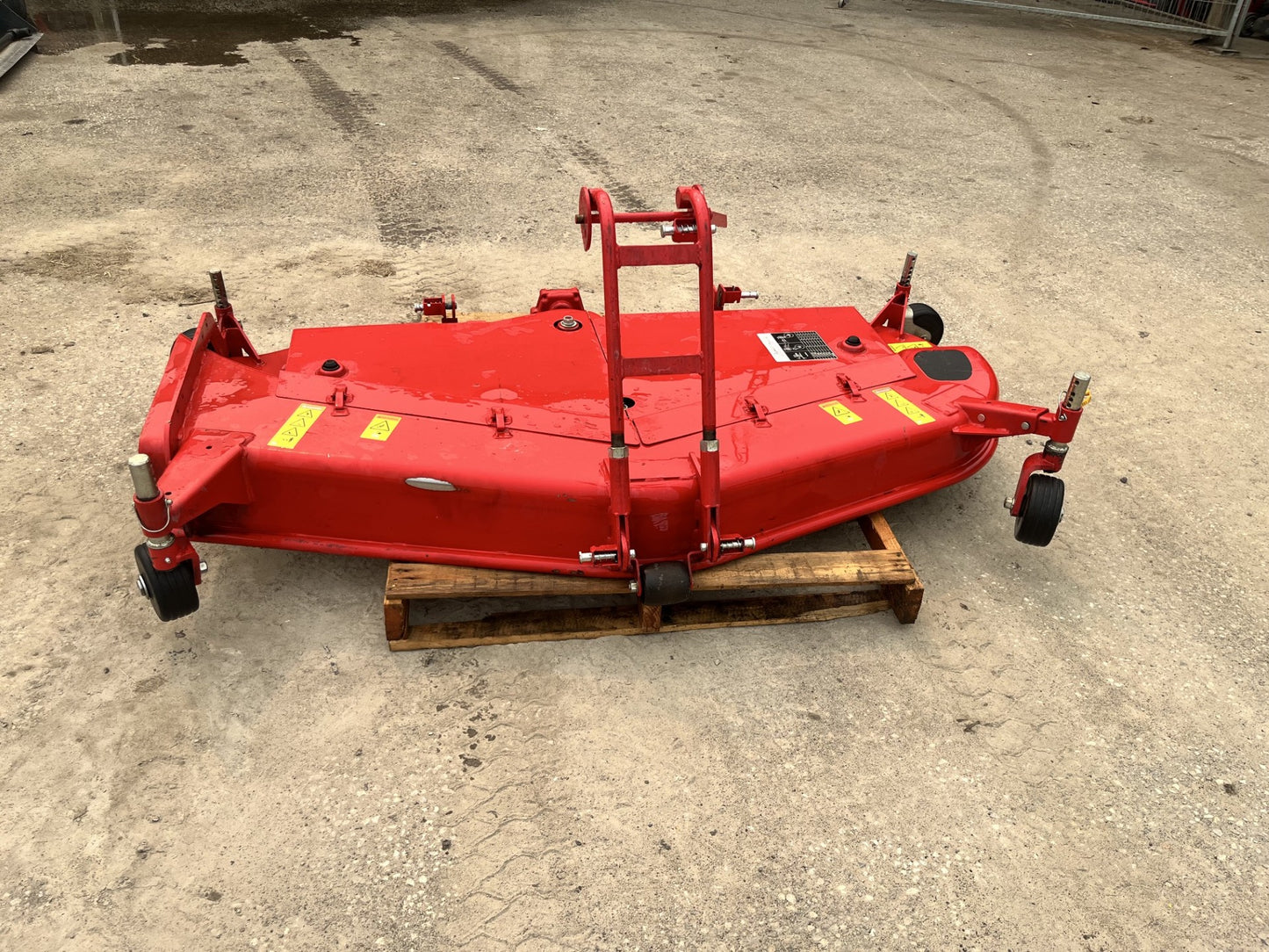 2021 Massey Ferguson 1705  72” under mount mower deck